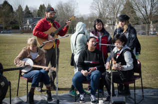 clinton-park-fieldhouse-launch-event-music2